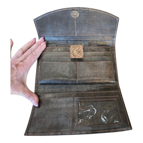 Python Wallet Handcrafted Flap Snap Closure Travel Organizer - Picture 4 of 8